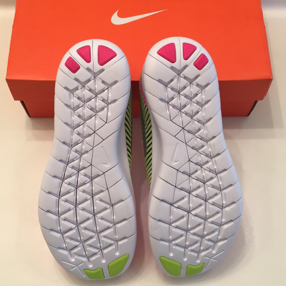 Nike Big Kids Free Run Tennis Shoes - Picture 6 of 8
